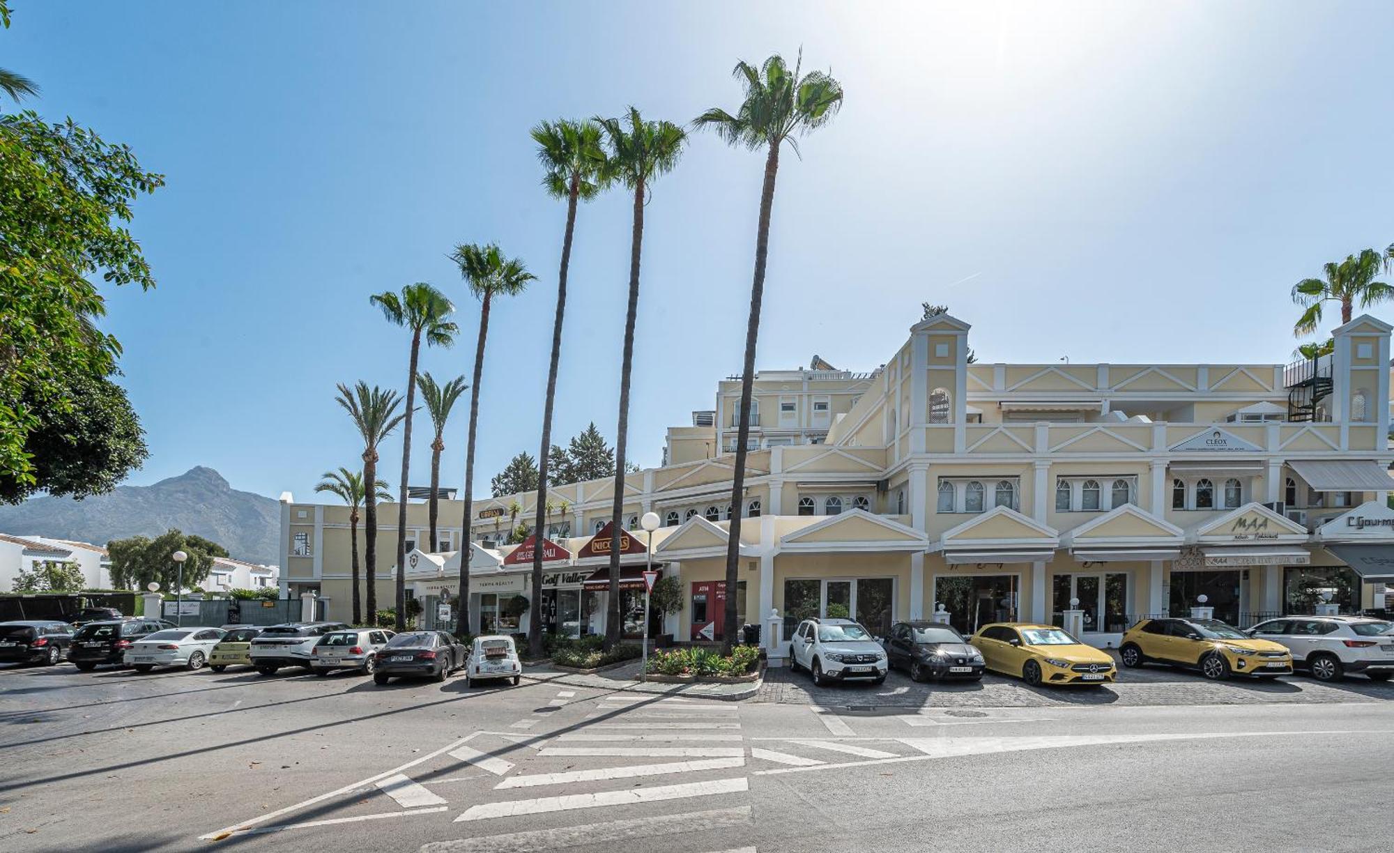 Rent Prestige- Jardines Andalucia Puerto Banus Marbella